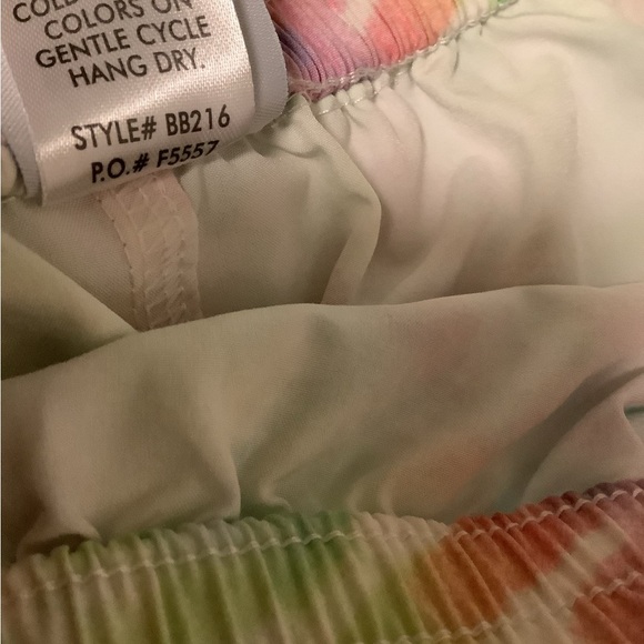 Ocean Blue Women’s Basix of‎ America UPF + protection med tie dye pastel shorts - Picture 6 of 7